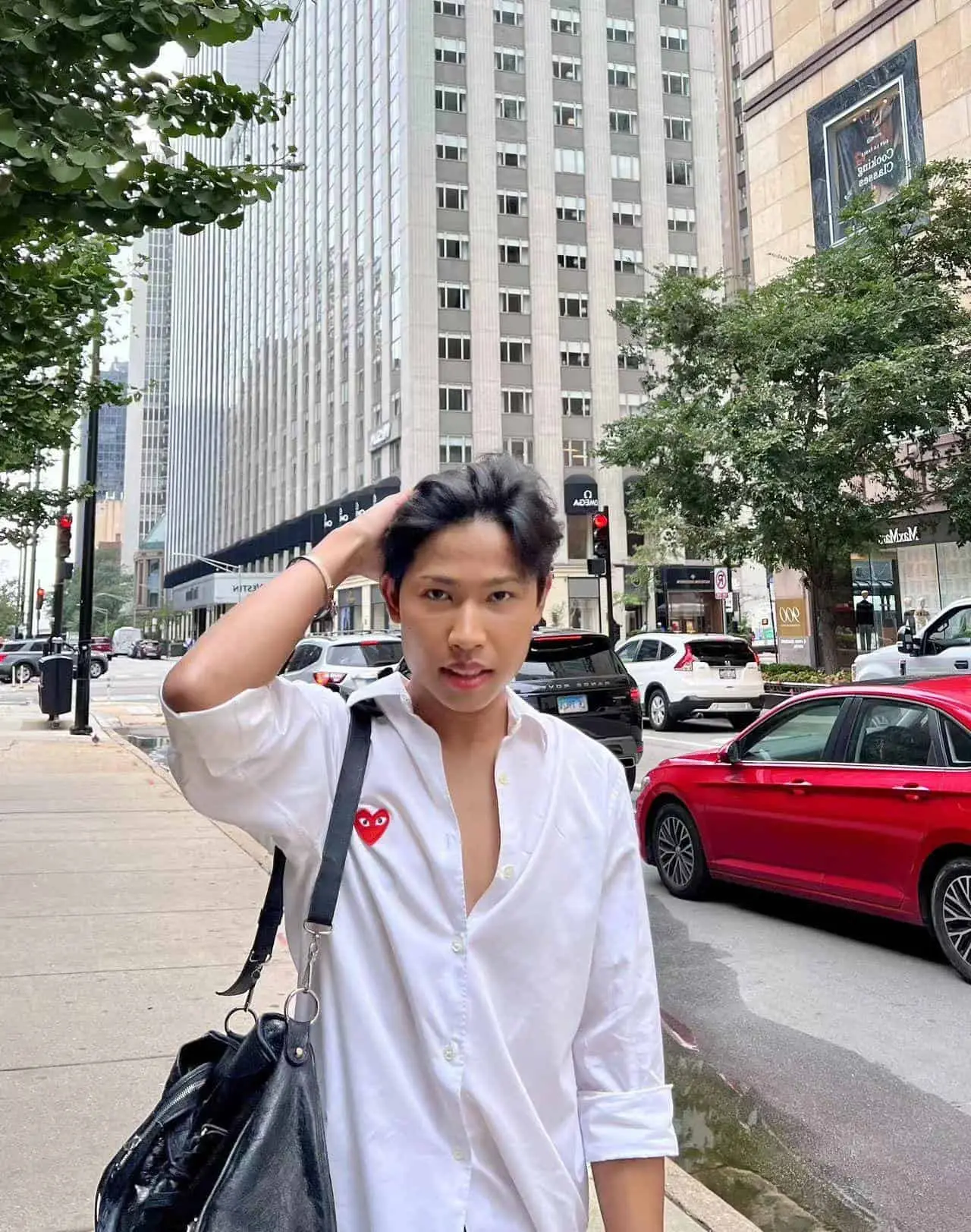 พี่พอล พุทธิพงศ์ วันธงไชย ทีมงาน A Plus Study Thailand