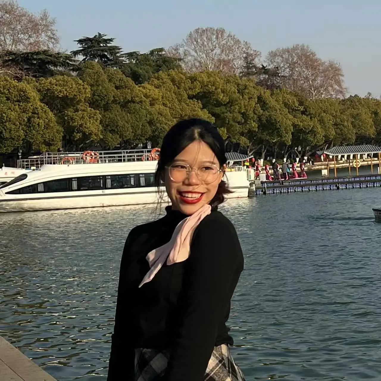 พี่มะลิ ลภัสรดา อบสุวรรณ ทีมงาน A Plus Study Thailand