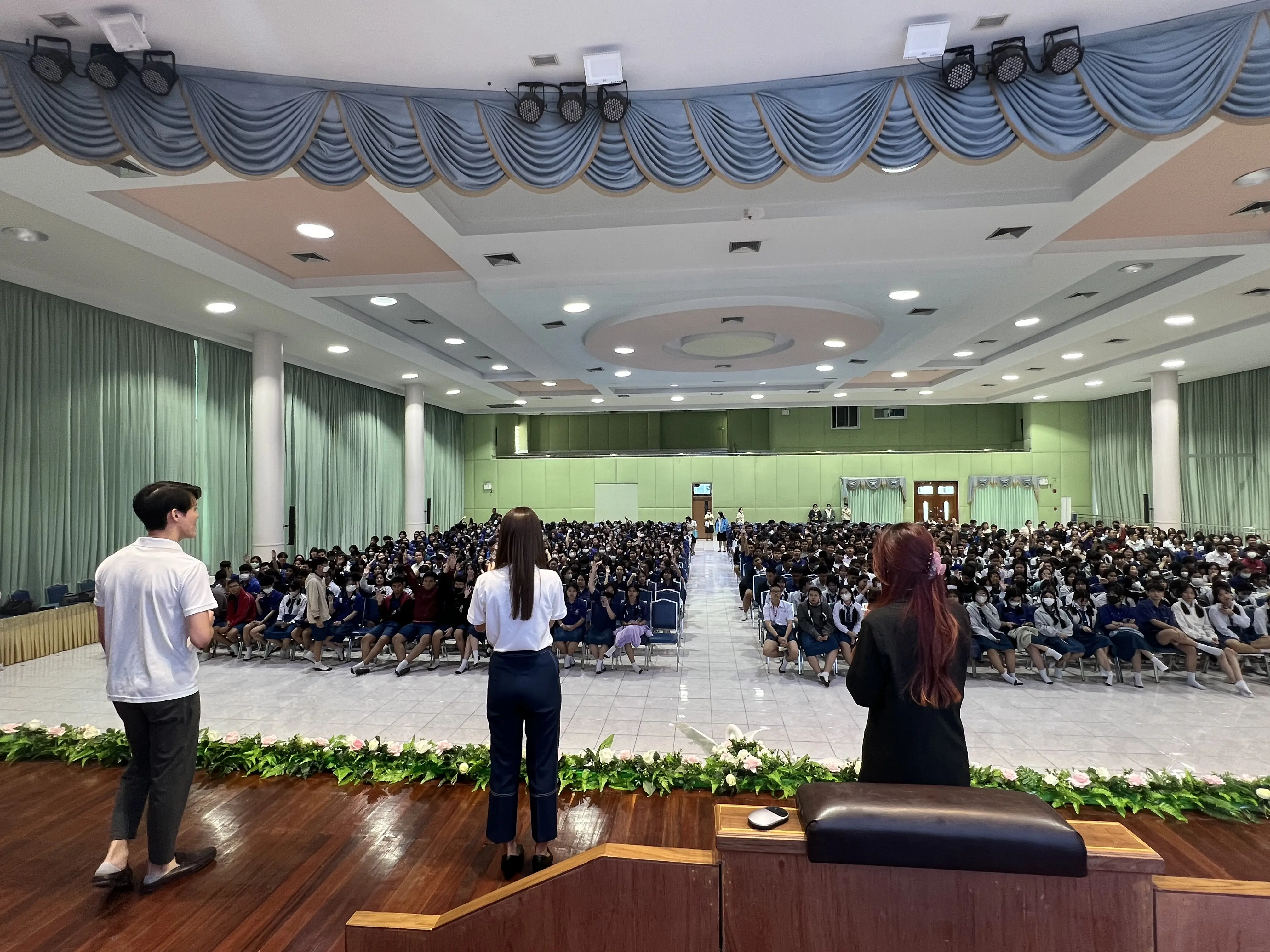 ภาพประกอบพี่ทามด้านวิชาการและการทำงาน 1