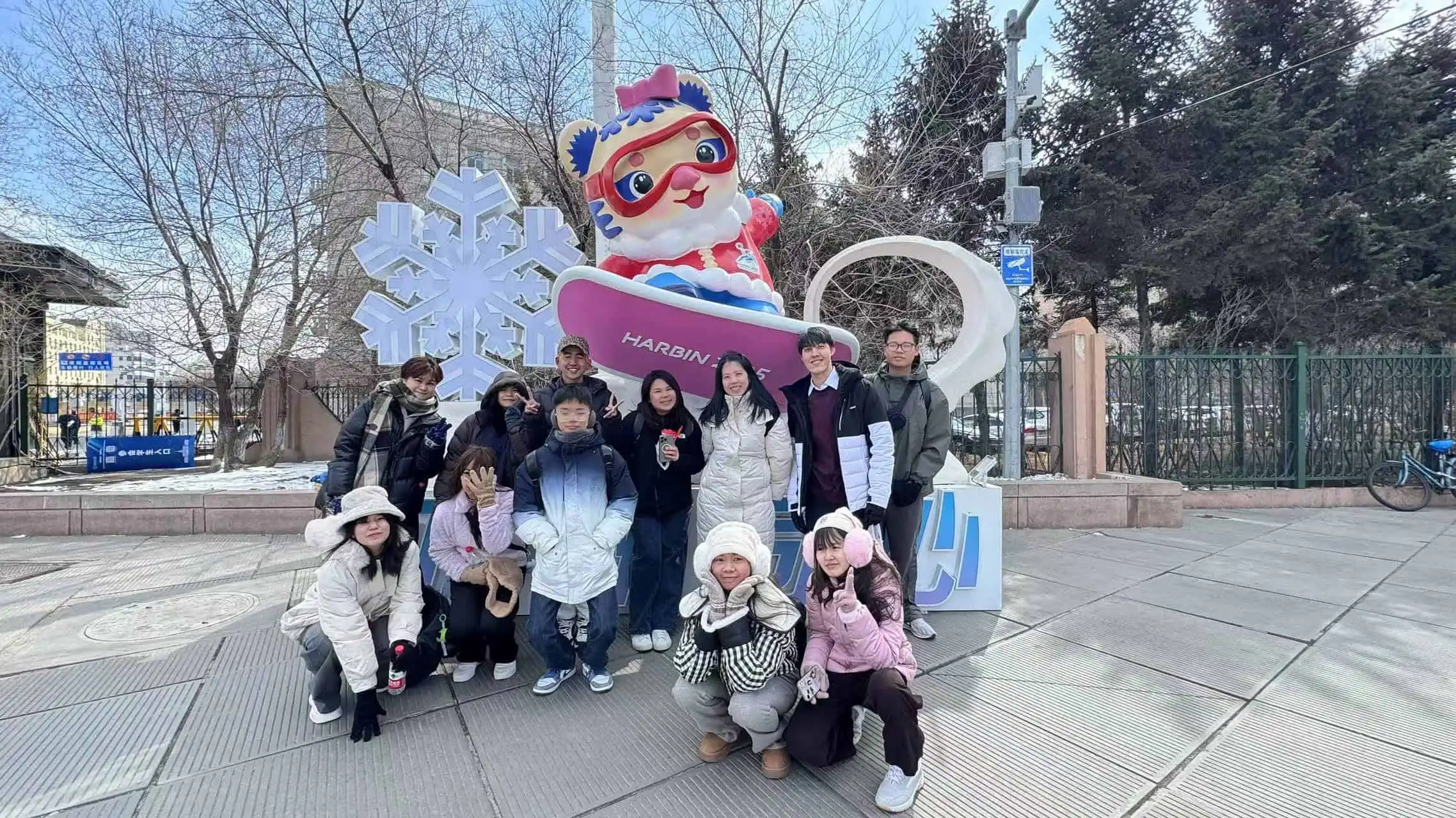 พี่เอพลัสรับน้องที่สนามบินวันแรก