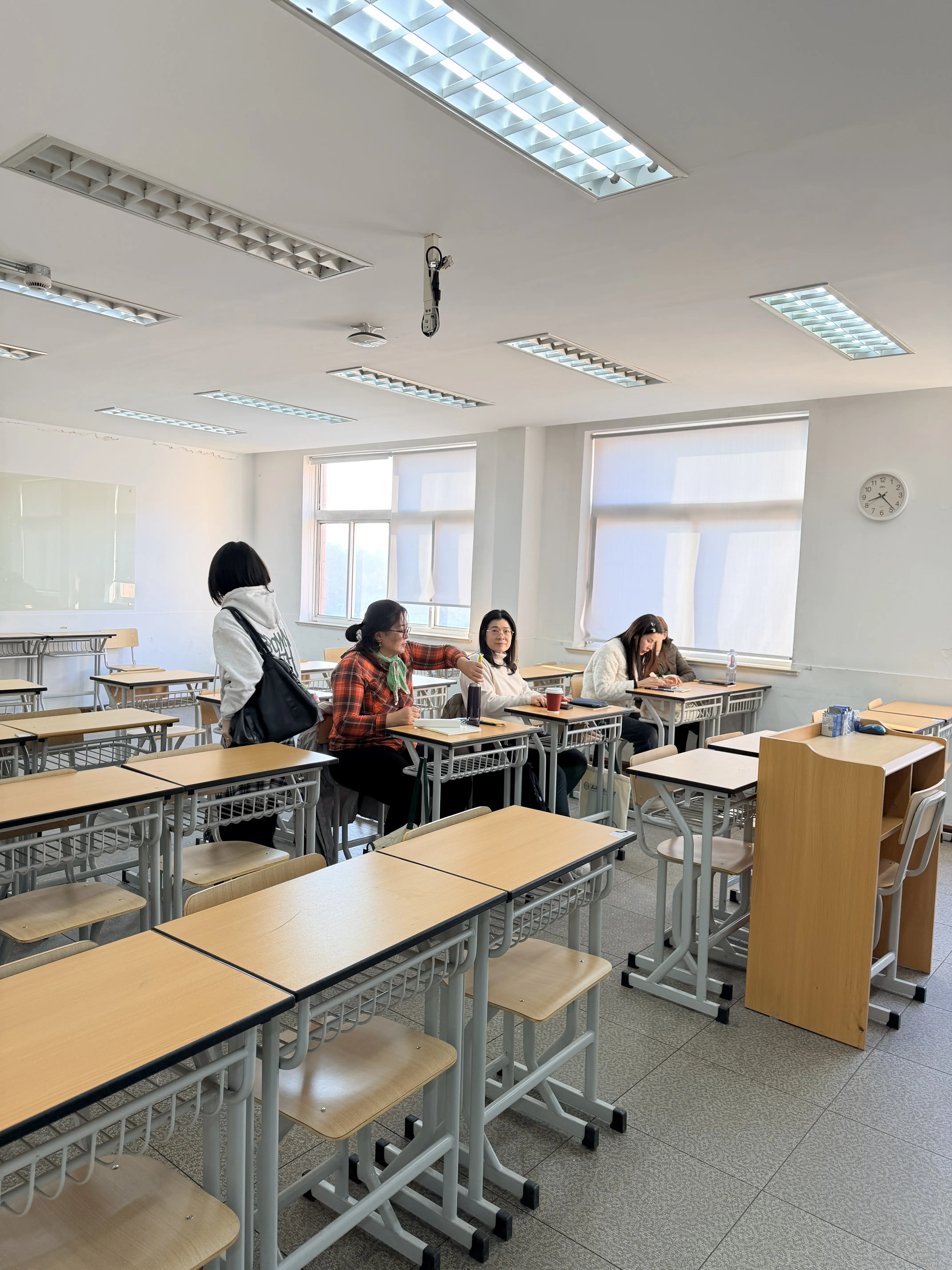 Shanghai International Studies University 15